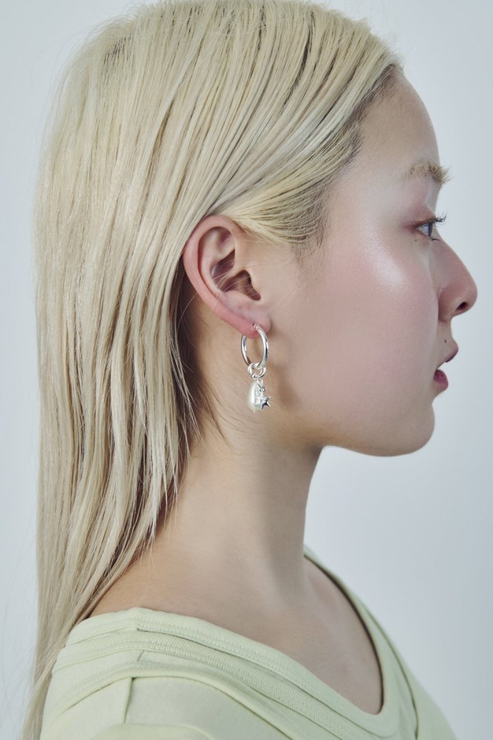 アッセンブル グロウ チャーム ピアス