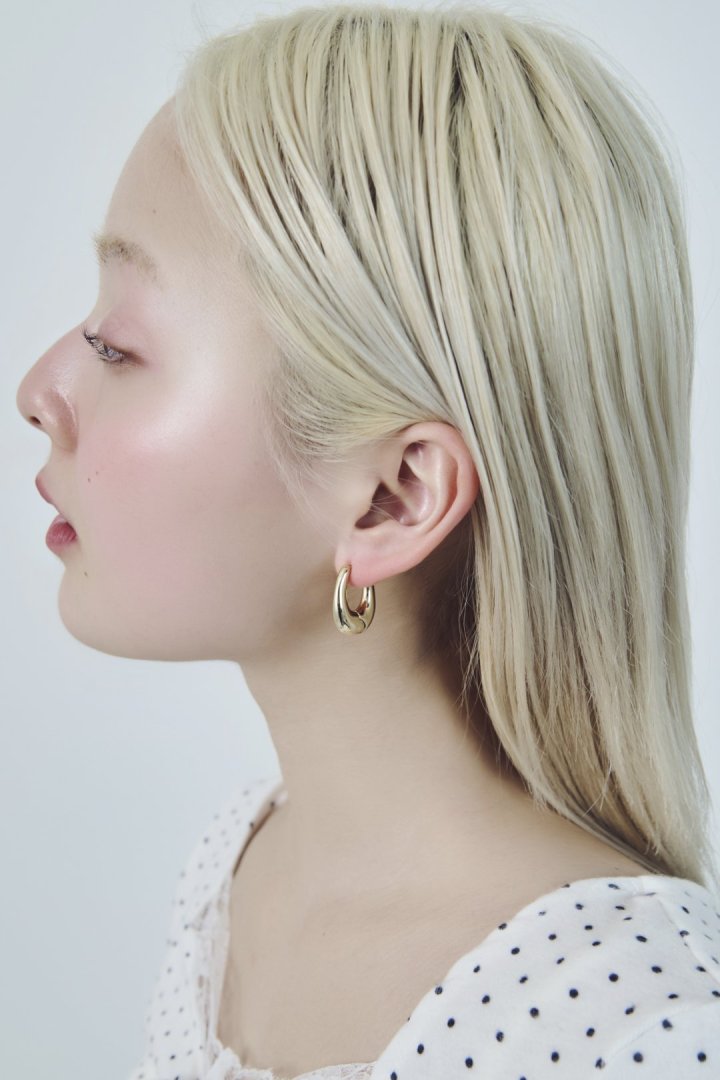 ニュアンス シェイプ フープ ワンタッチ ピアス