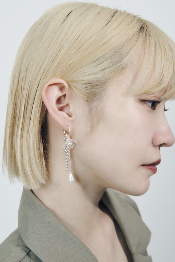 クリア フラワー × パール ピアス