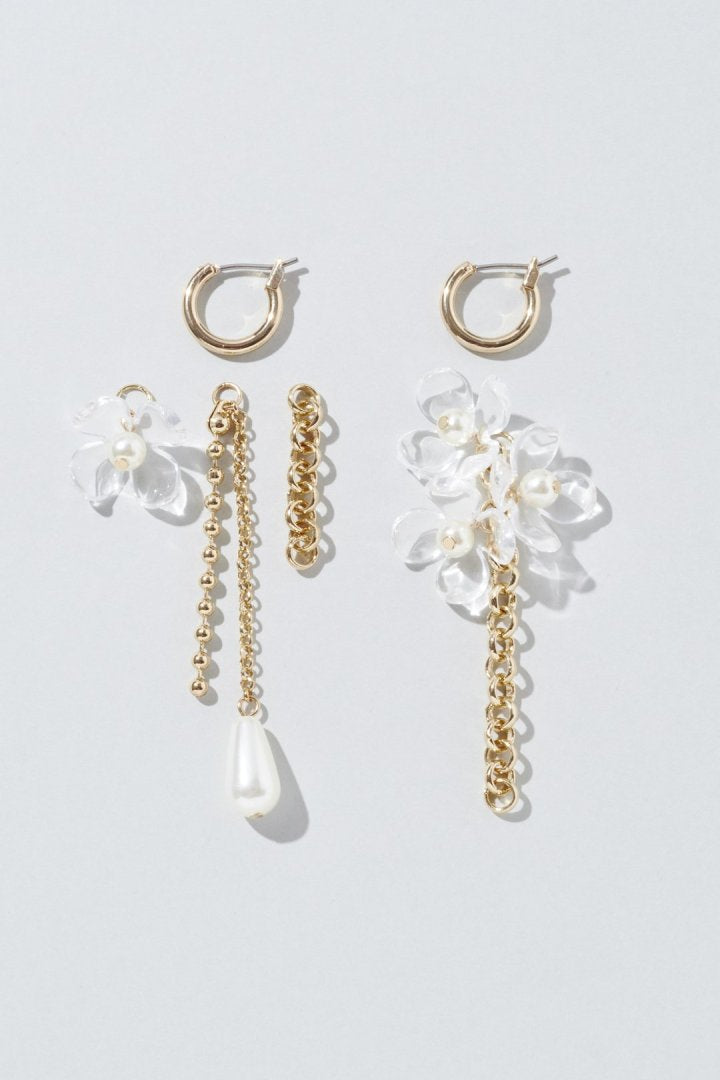 ピアス　パール　透かしパーツ　シンプル　結婚式　フラワー　ゴールド クリア フラワー × パール ピアス – GOLDY Onlinestore