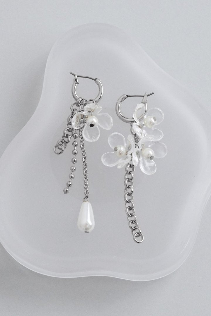 クリア フラワー × パール ピアス
