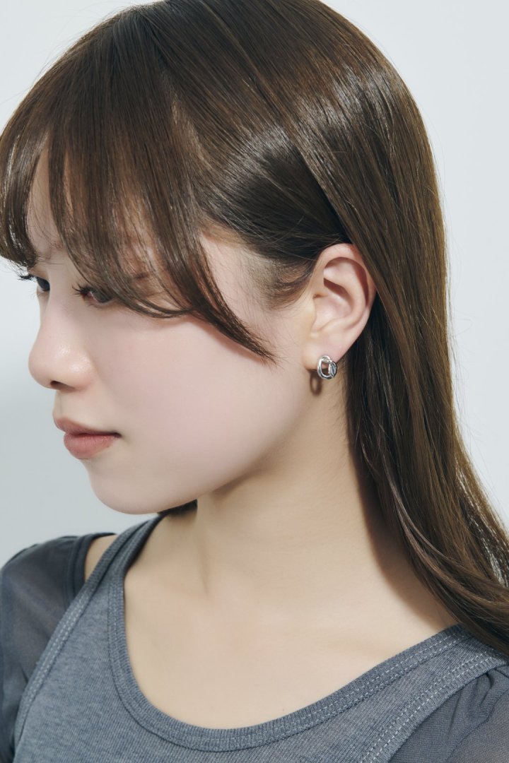 メタル ノット ミニ ピアス