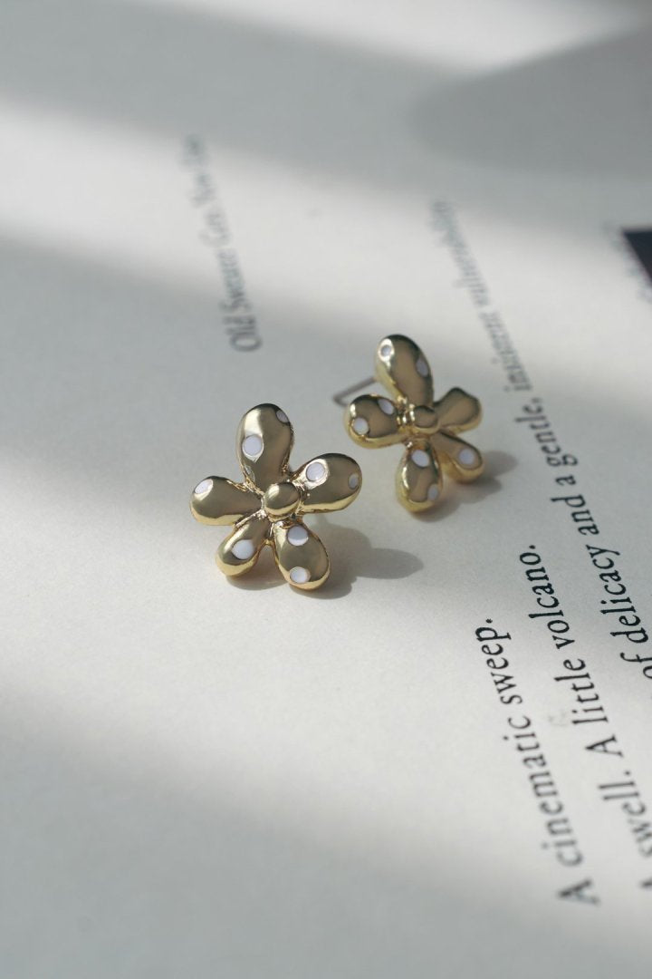 ドット フラワー メタル ピアス