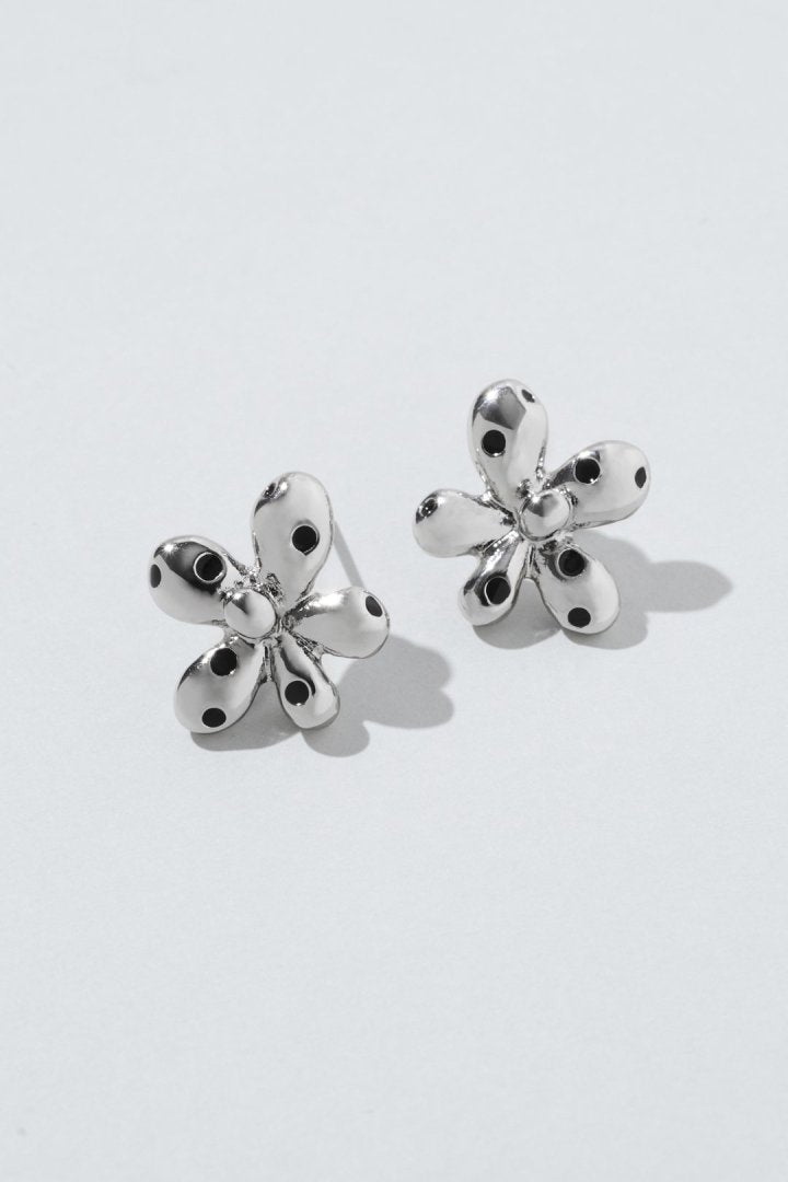 ドット フラワー メタル ピアス