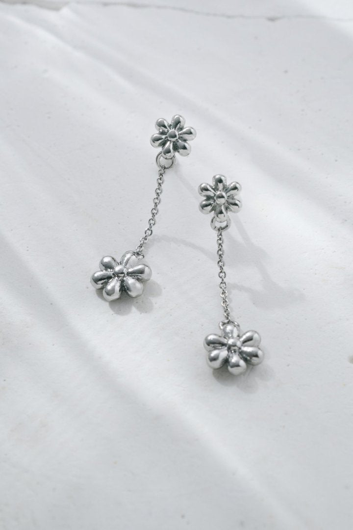 ハング プチ フラワー ピアス