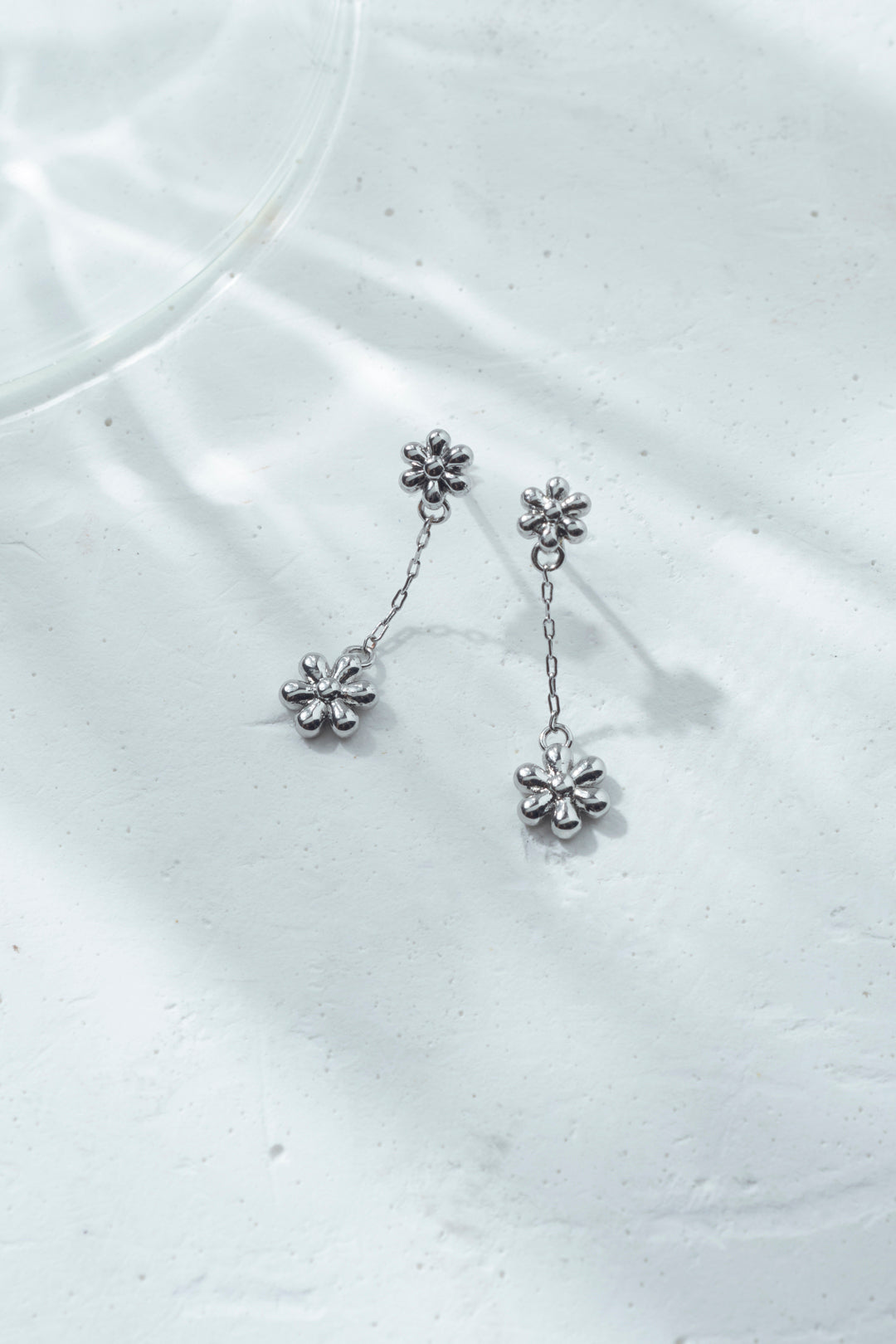 ハング プチ フラワー ピアス