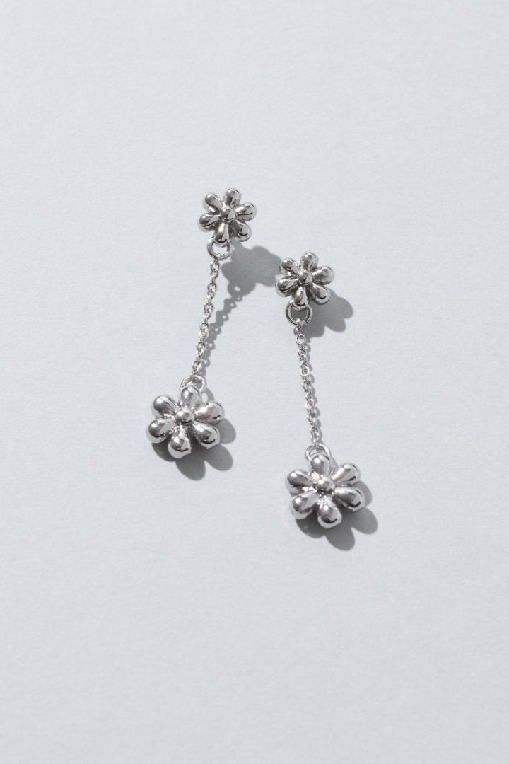 ハング プチ フラワー ピアス