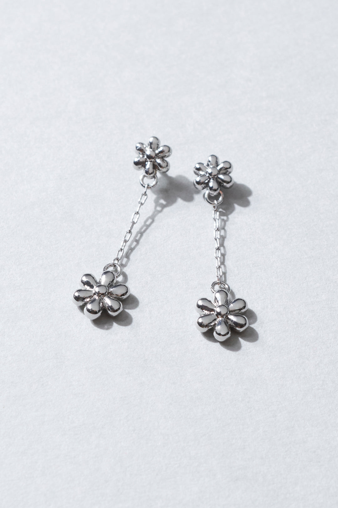 ハング プチ フラワー ピアス