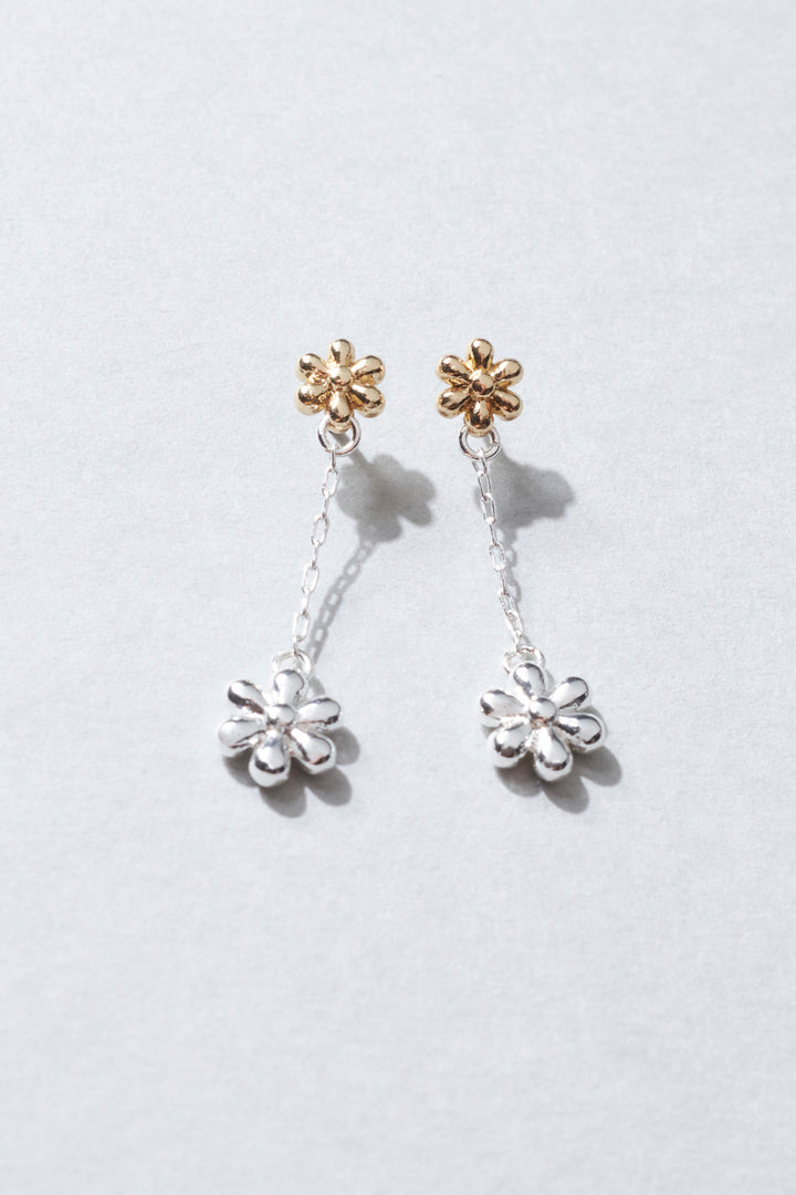 ハング プチ フラワー ピアス