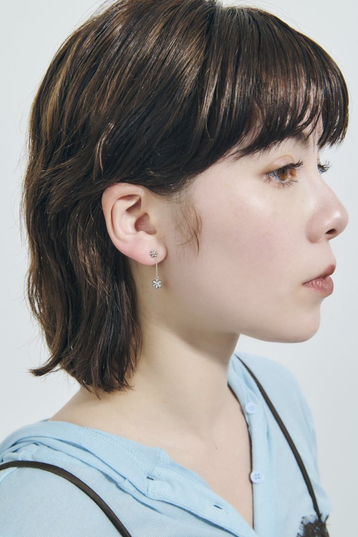 ハング プチ フラワー ピアス