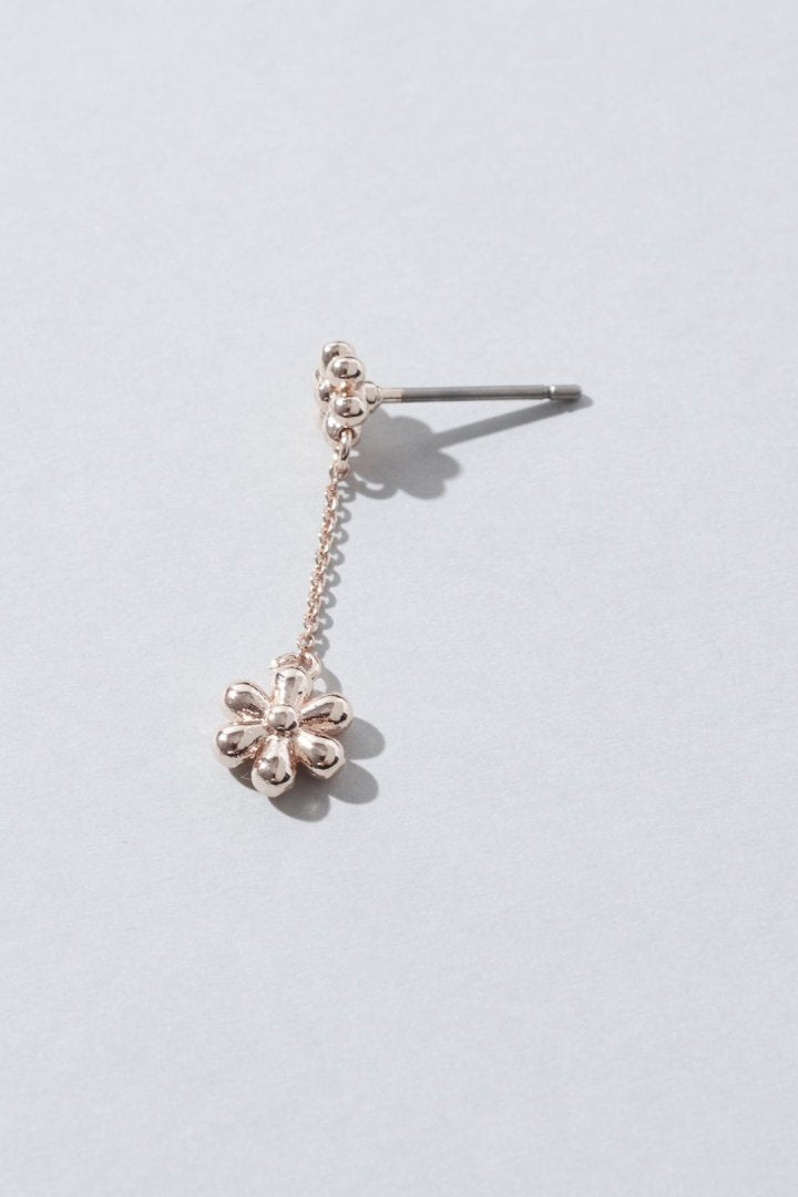 ハング プチ フラワー ピアス