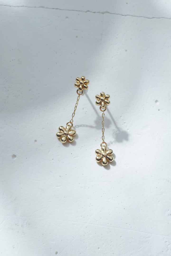 ハング プチ フラワー ピアス