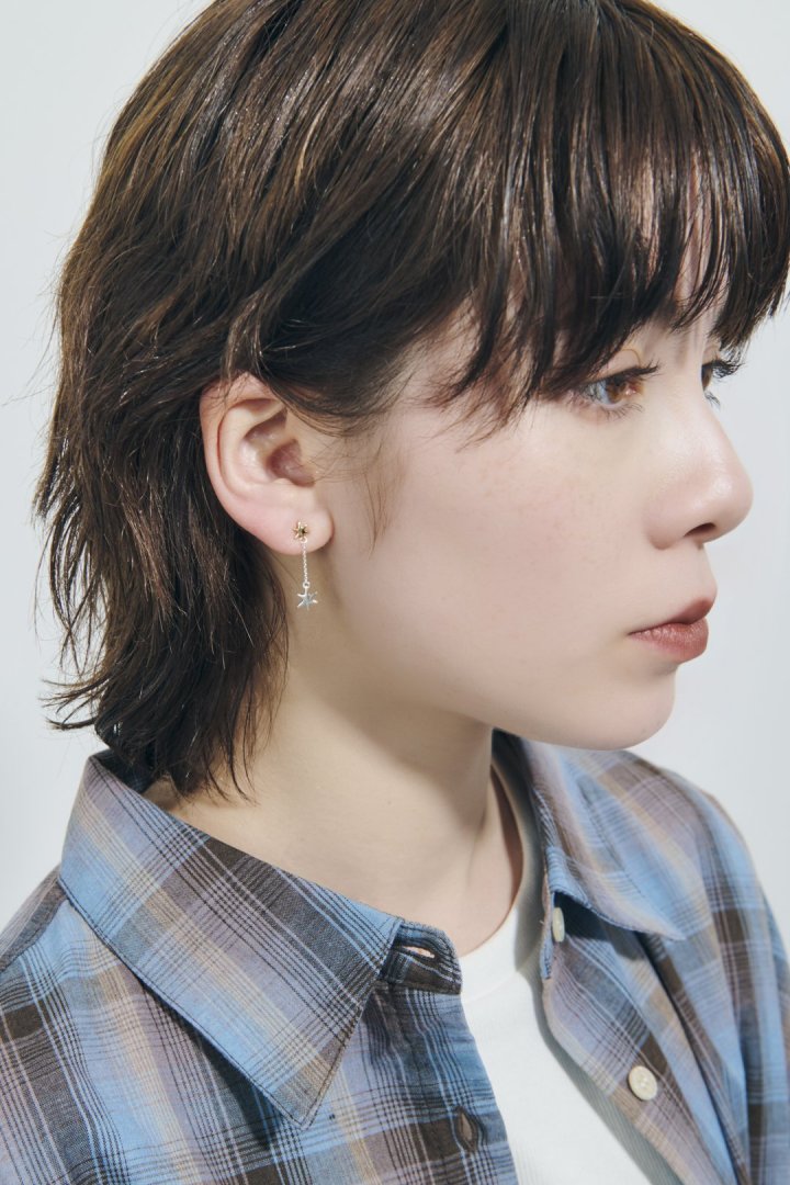 ハング プチ アスタリスク ピアス