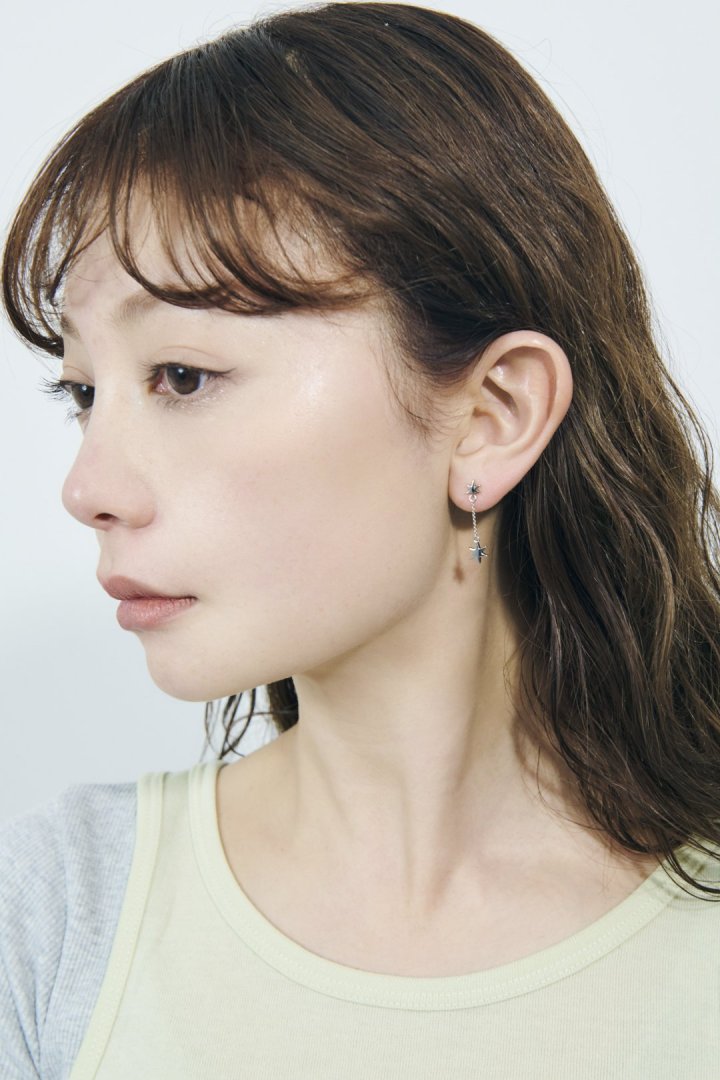 ハング プチ アスタリスク ピアス