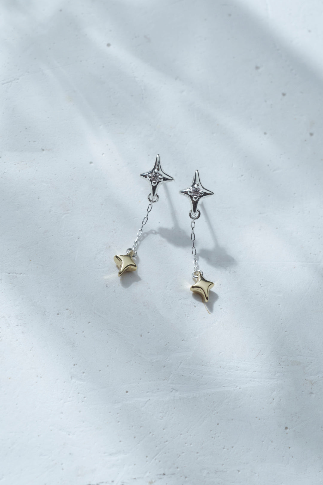 ハング プチ トゥインクル ピアス