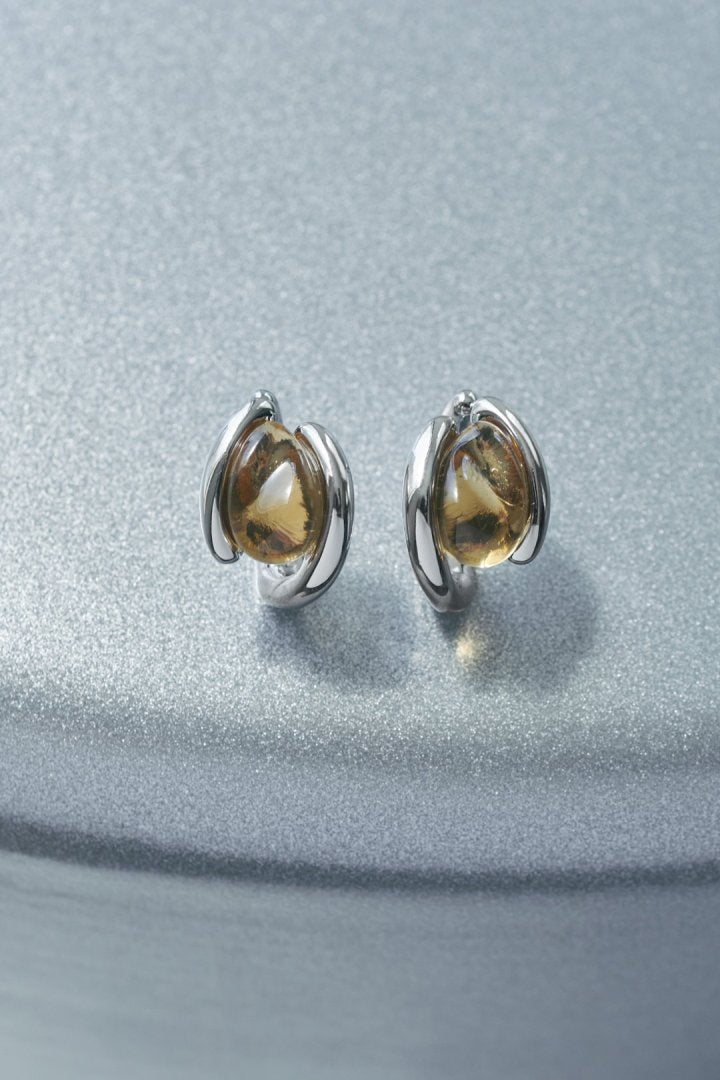 クリア カラー × メタル ワンタッチ ピアス