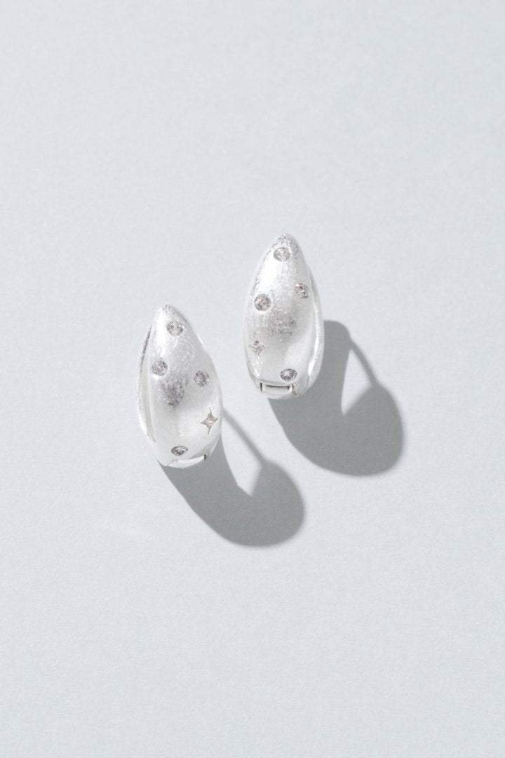 メタル ドロップ × キュービック ジルコニア ワンタッチ ピアス