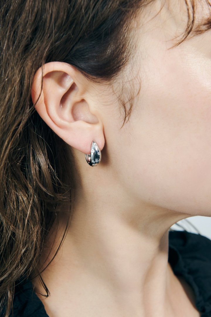 メタル ドロップ × キュービック ジルコニア ワンタッチ ピアス