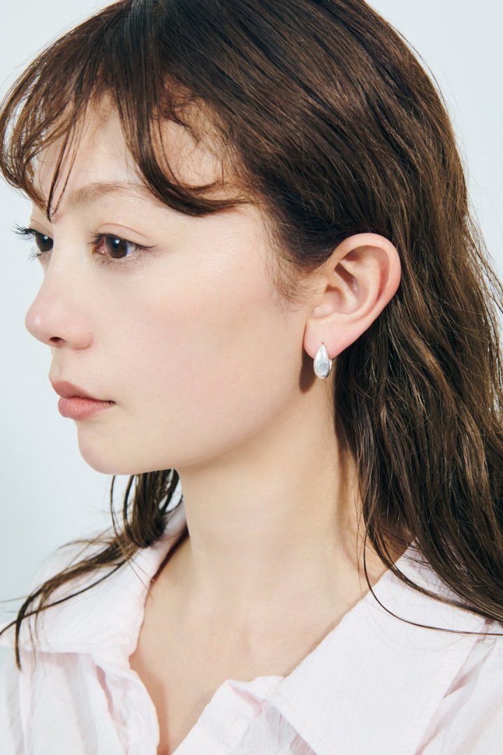 メタル ドロップ × キュービック ジルコニア ワンタッチ ピアス