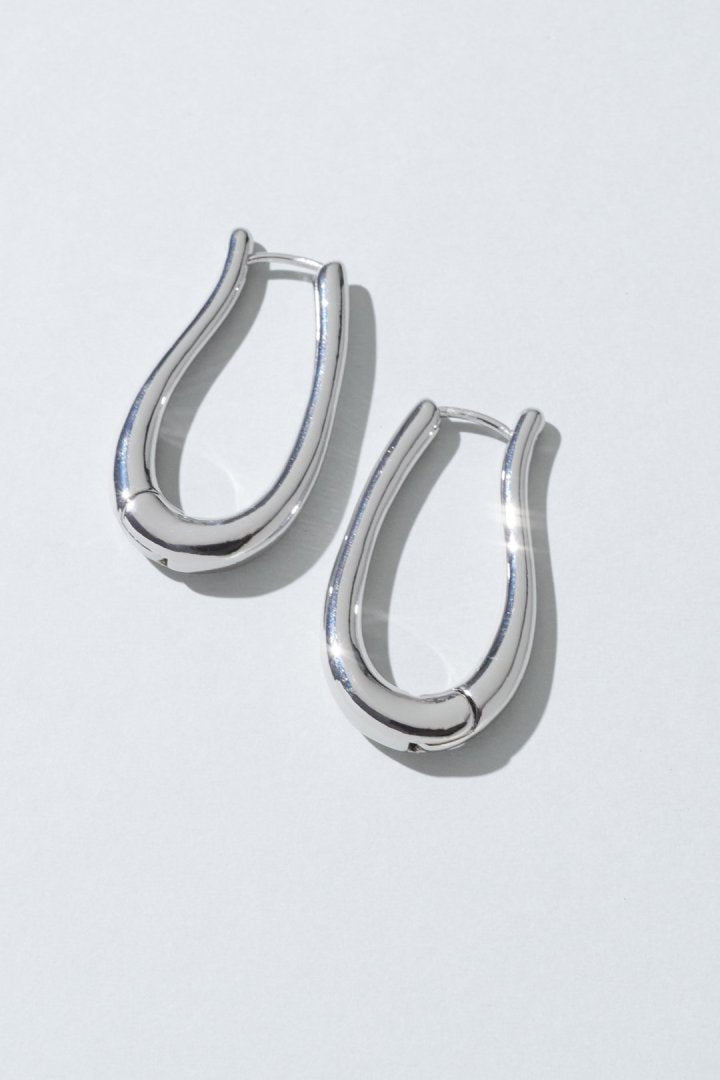 ニュアンス オーバル フープ ワンタッチ ピアス