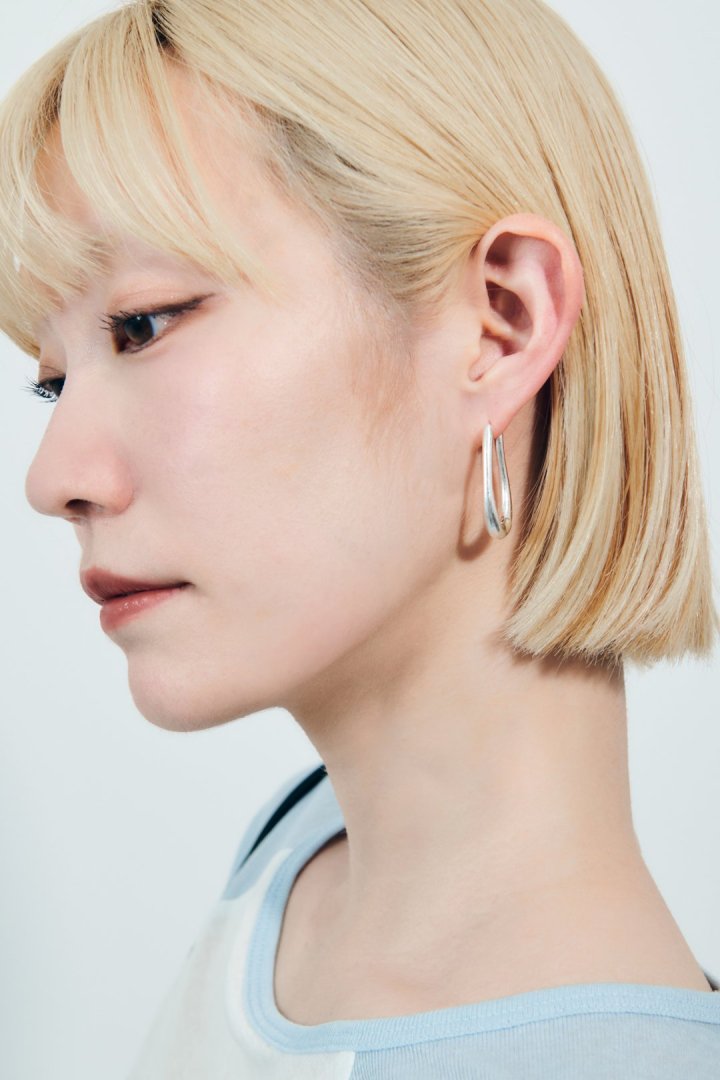 ニュアンス オーバル フープ ワンタッチ ピアス