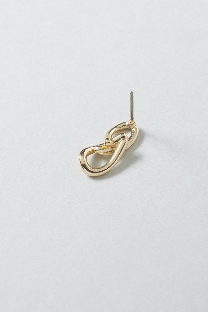 オーバル リンク ピアス