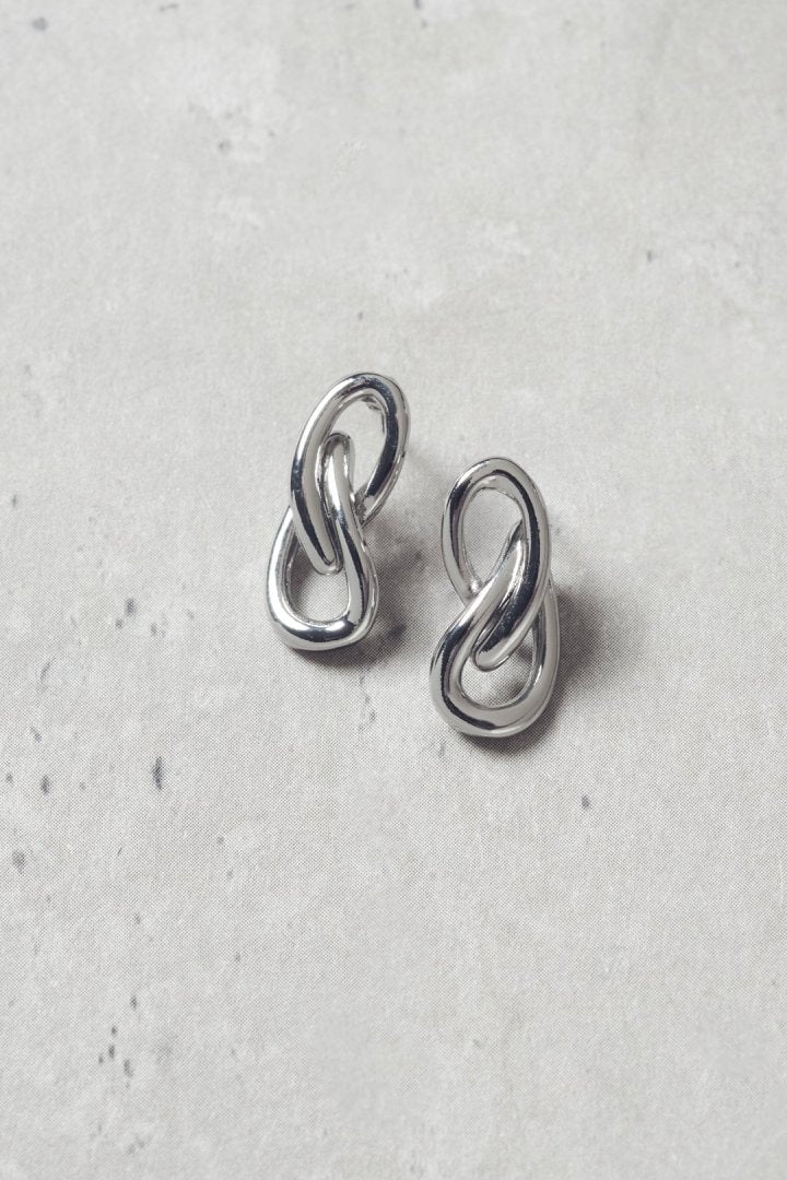 オーバル リンク ピアス
