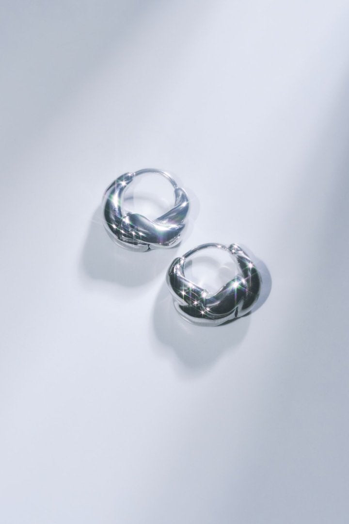 プランプ ツイスト フープ ワンタッチ ステンレス ピアス