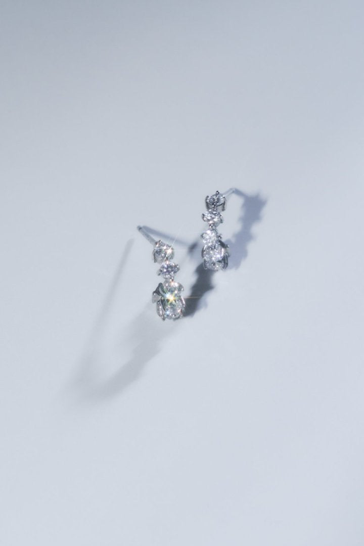 キュービックジルコニア ライン ステンレス ピアス