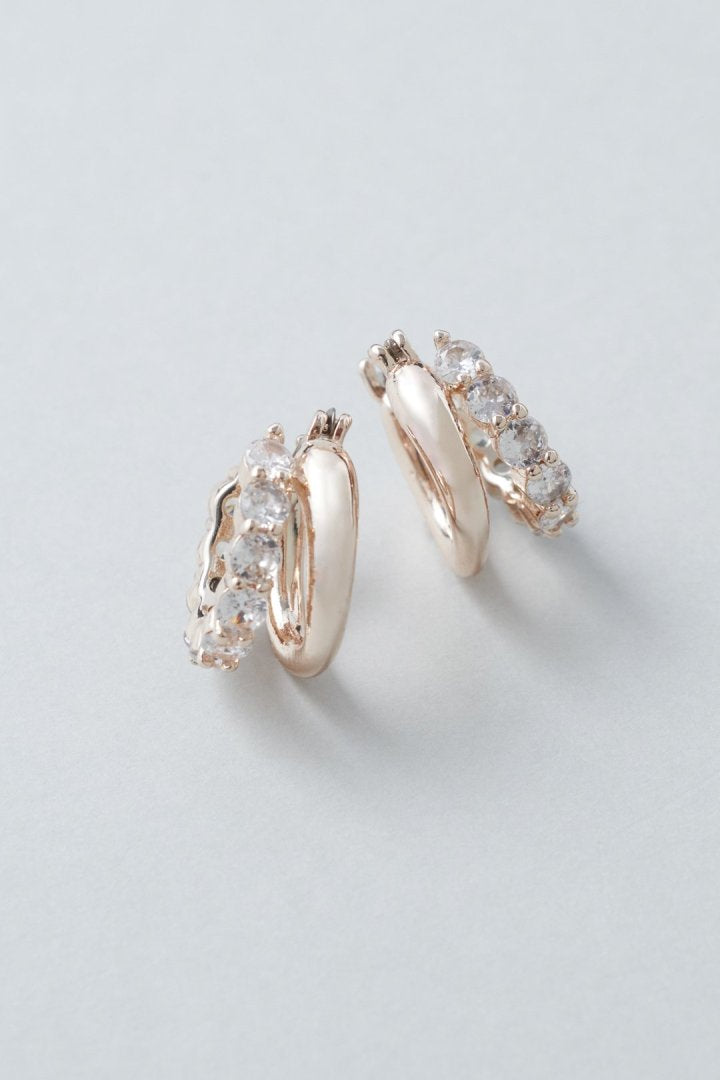 キュービックジルコニア × メタル ライン フープ ピアス