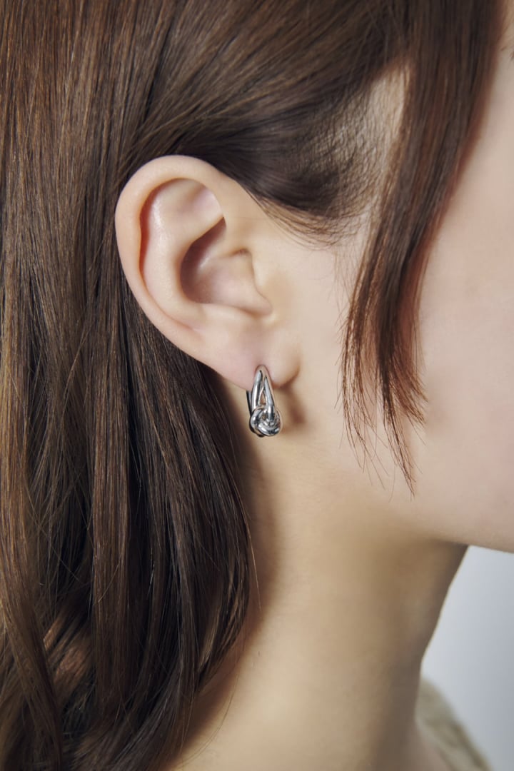 ニュアンス ノット フープ ワンタッチ ピアス