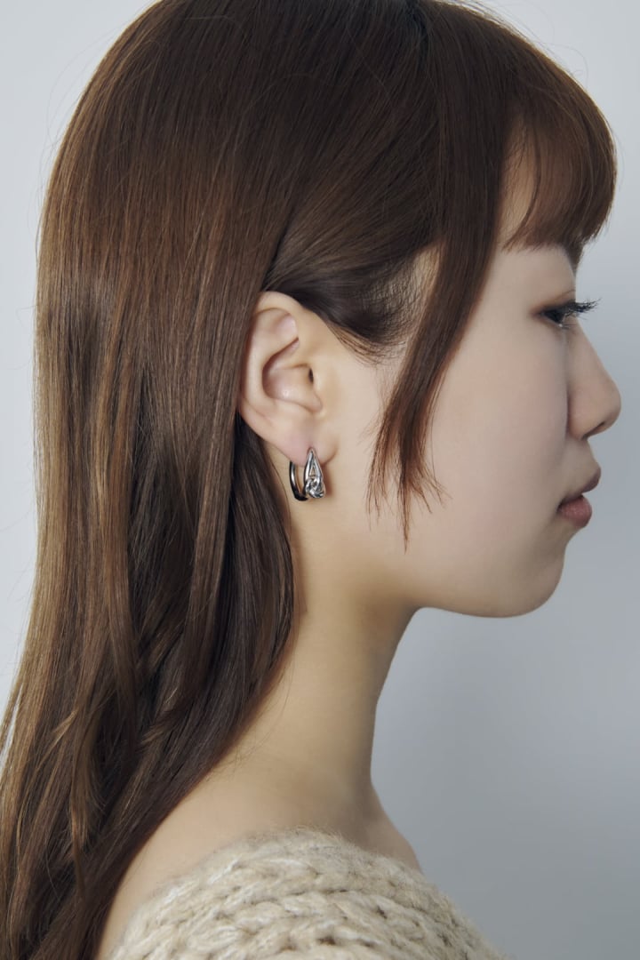 ニュアンス ノット フープ ワンタッチ ピアス
