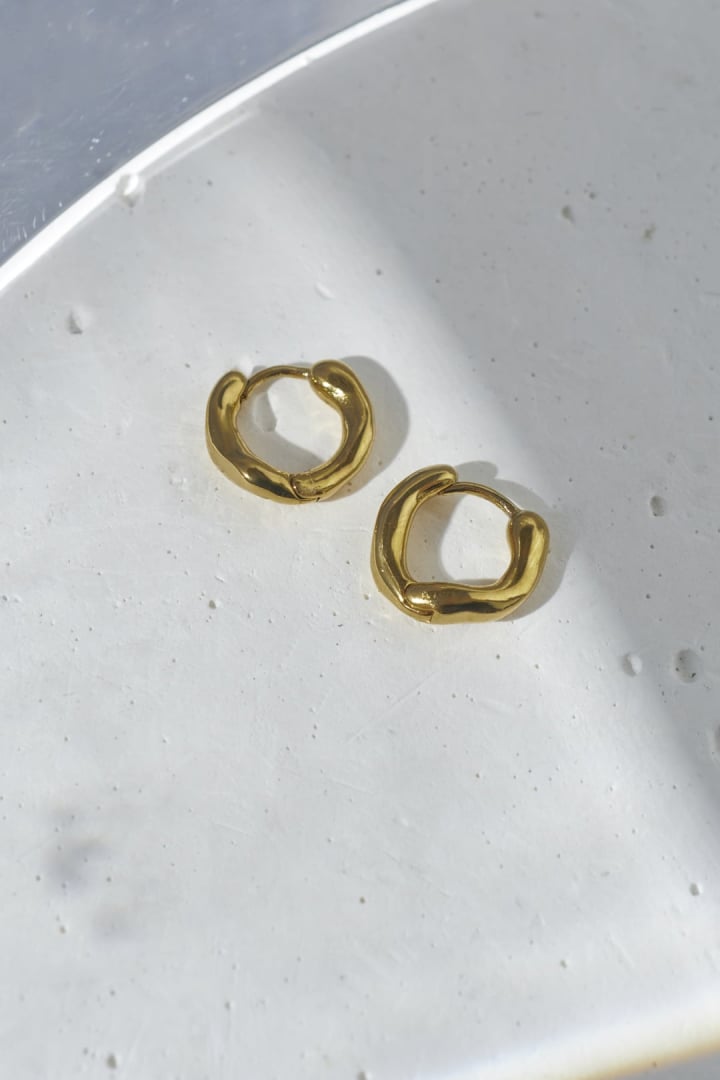 タイニー ニュアンス フープ ワンタッチ ステンレス ピアス