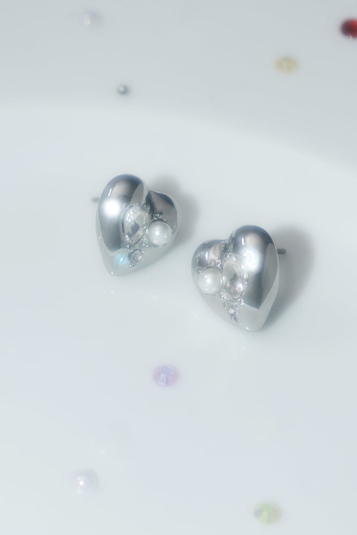 ラウンド ハート チャーム ピアス