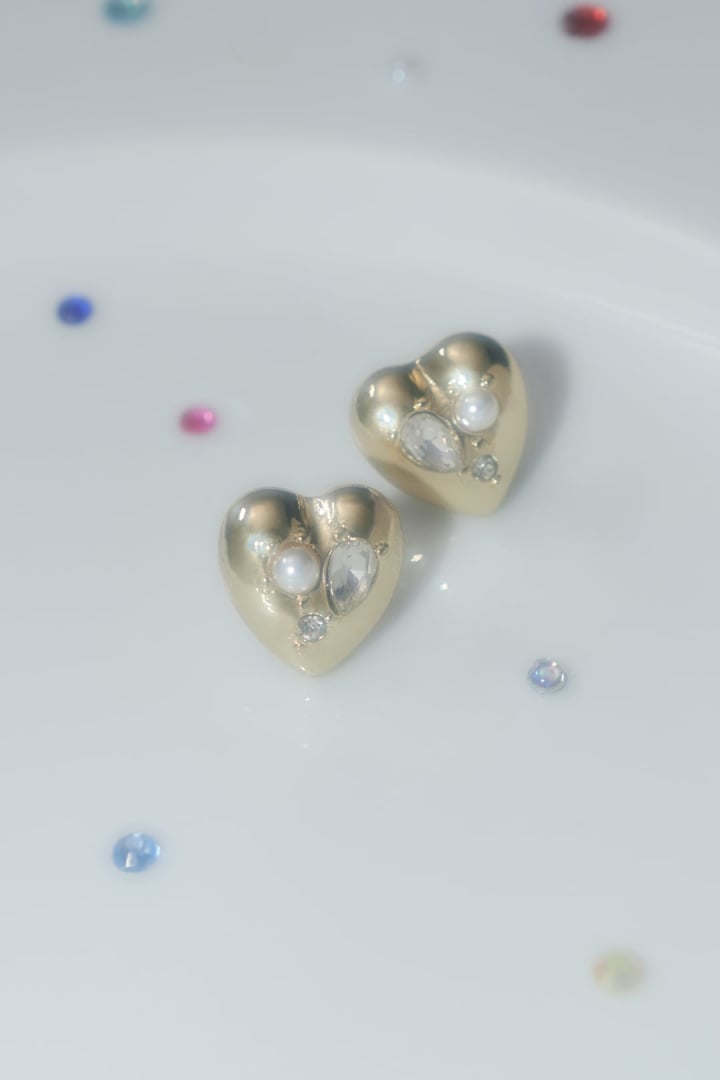 ラウンド ハート チャーム ピアス