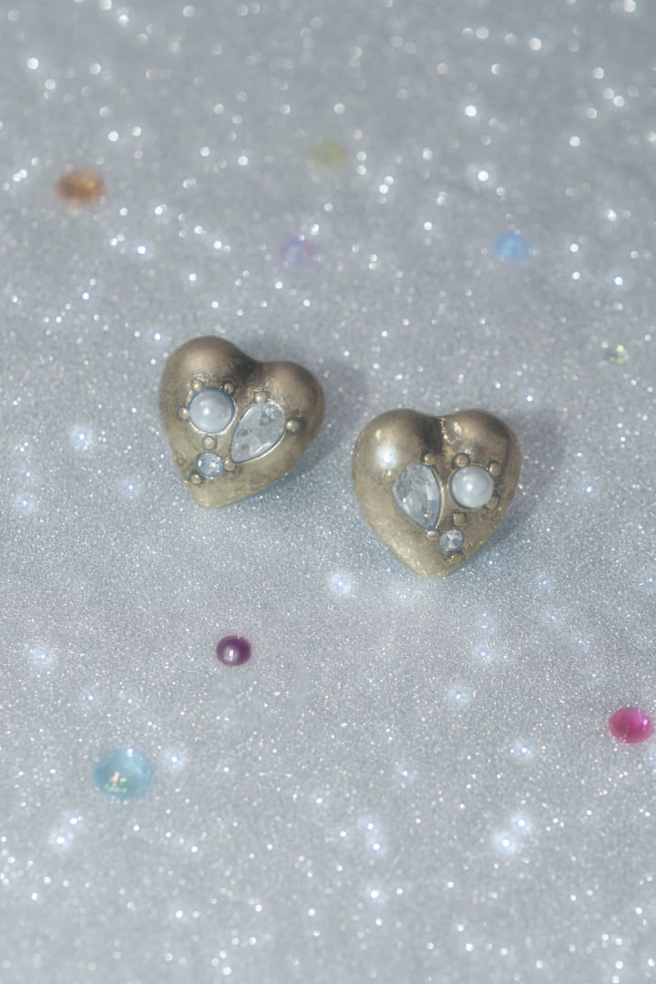 ラウンド ハート チャーム ピアス – GOLDY Onlinestore
