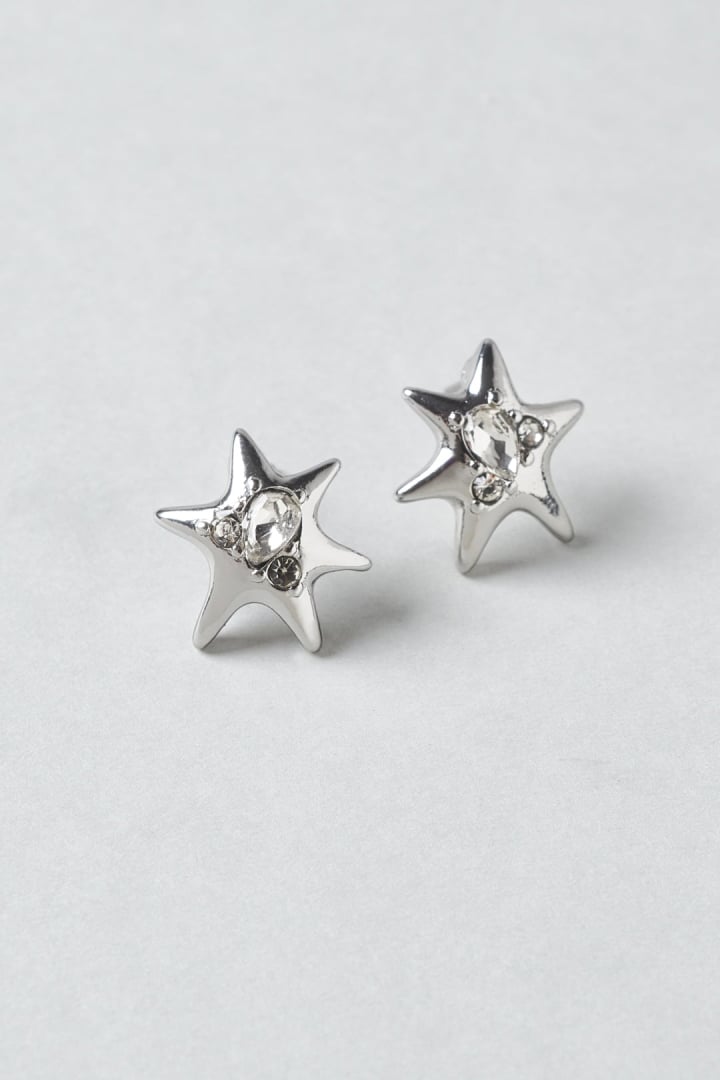 ポインテッド チャーム ピアス