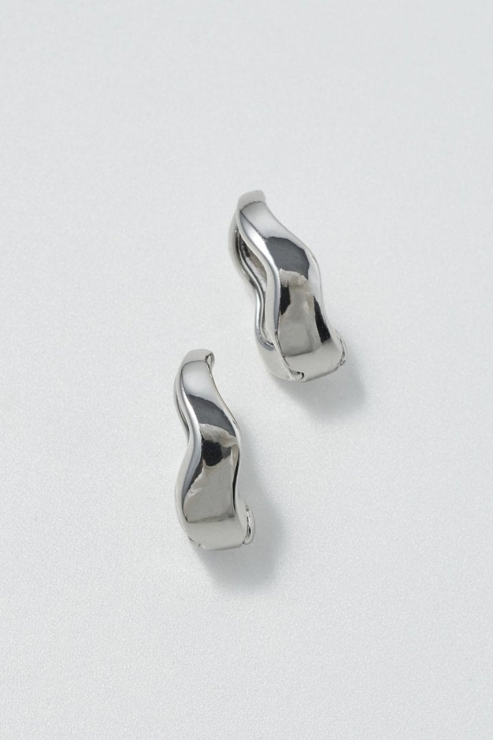 ミニマム ウェーブ ワンタッチ イヤリング – GOLDY Onlinestore