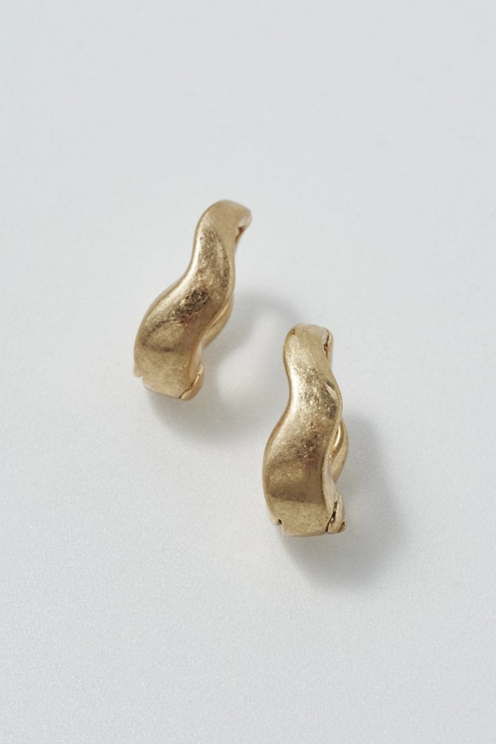 ミニマム ウェーブ ワンタッチ イヤリング – GOLDY Onlinestore