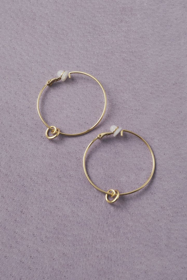 マイクロ チャーム スパイラル イヤリング