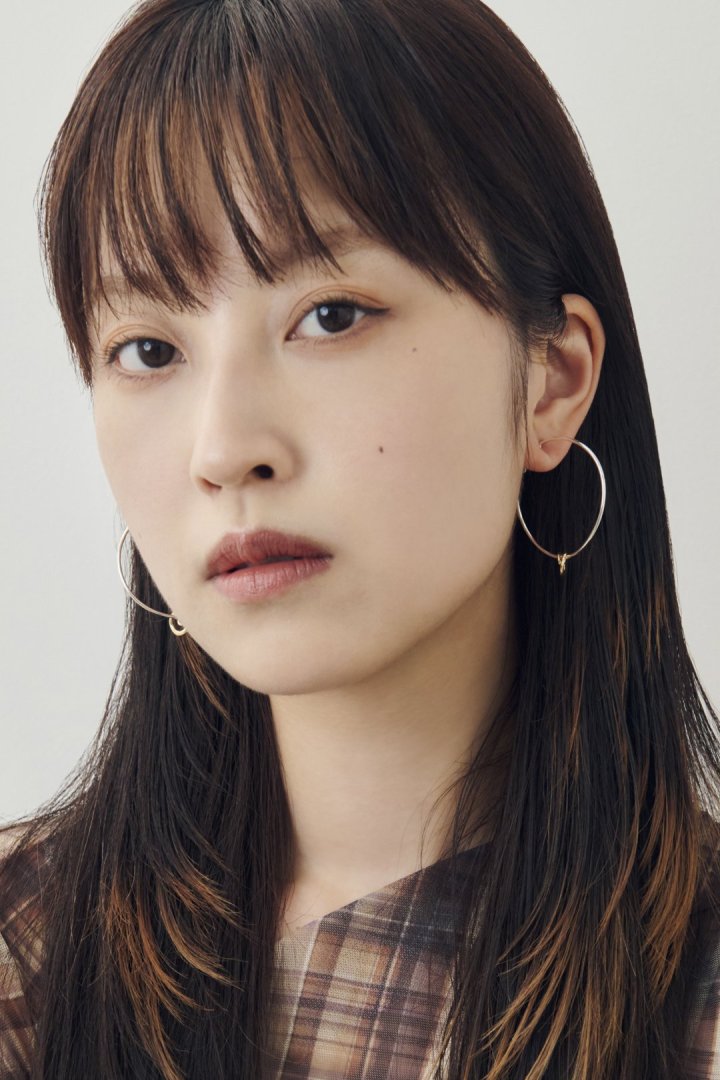 マイクロ チャーム スパイラル イヤリング