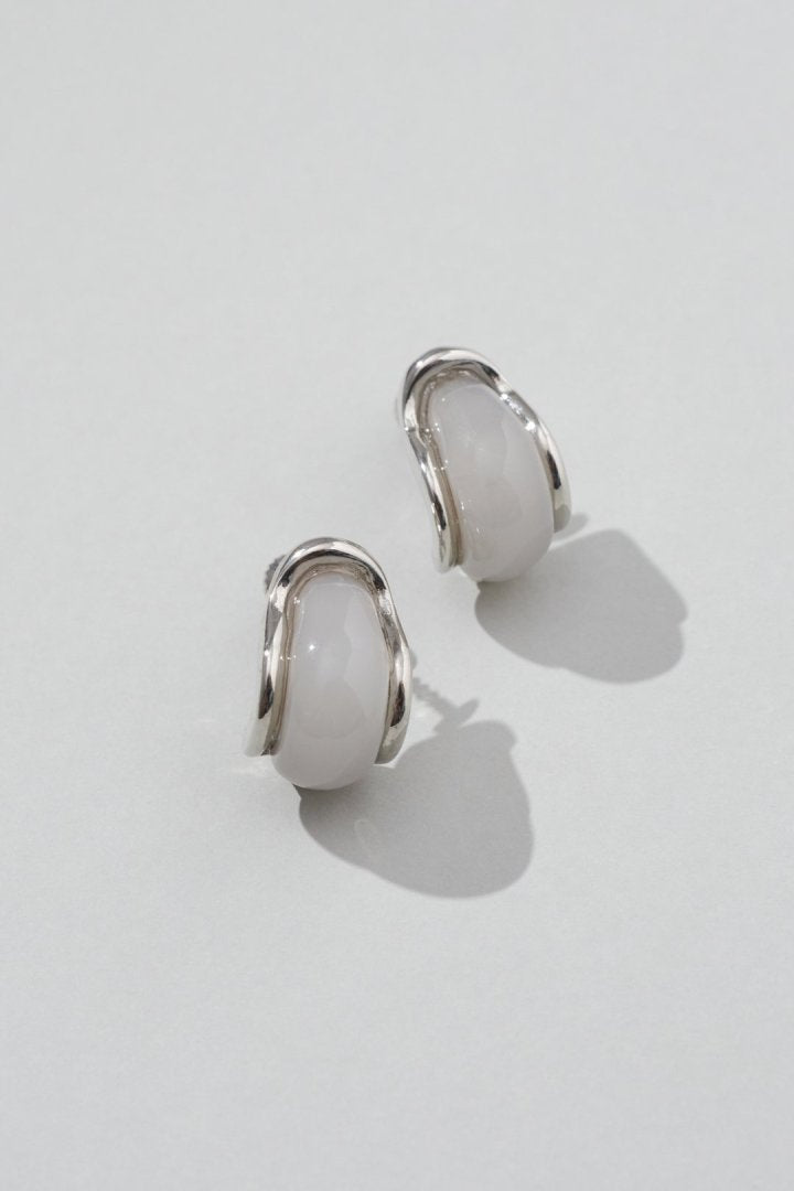 メタル フレーム プランプ カラー イヤリング