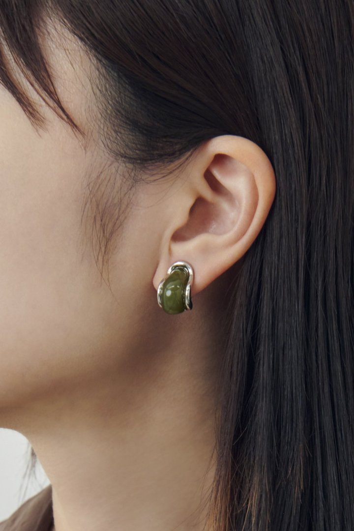 メタル フレーム プランプ カラー イヤリング