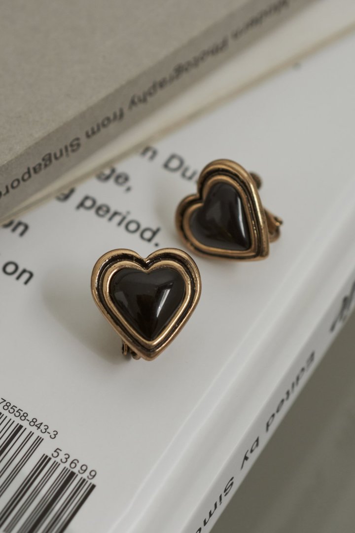 ブラック ハート イヤリング