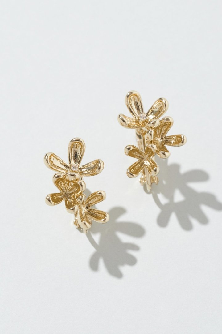 ブルーミング ミニ フラワー イヤリング