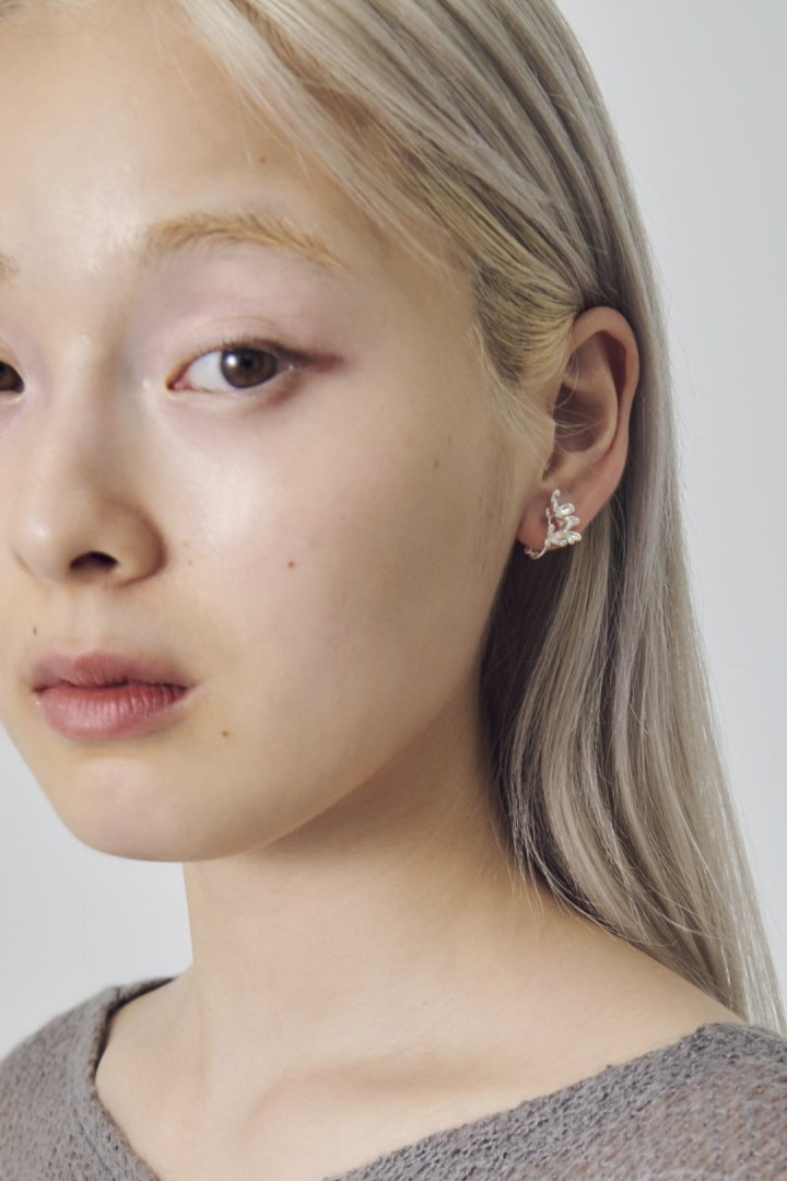 ブルーミング ミニ フラワー イヤリング