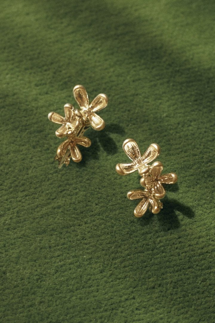 ブルーミング ミニ フラワー イヤリング