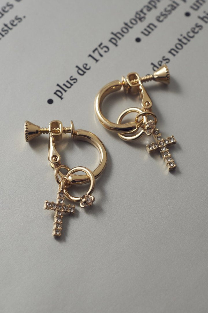 ビジュー × クロスモチーフ チャーム イヤリング