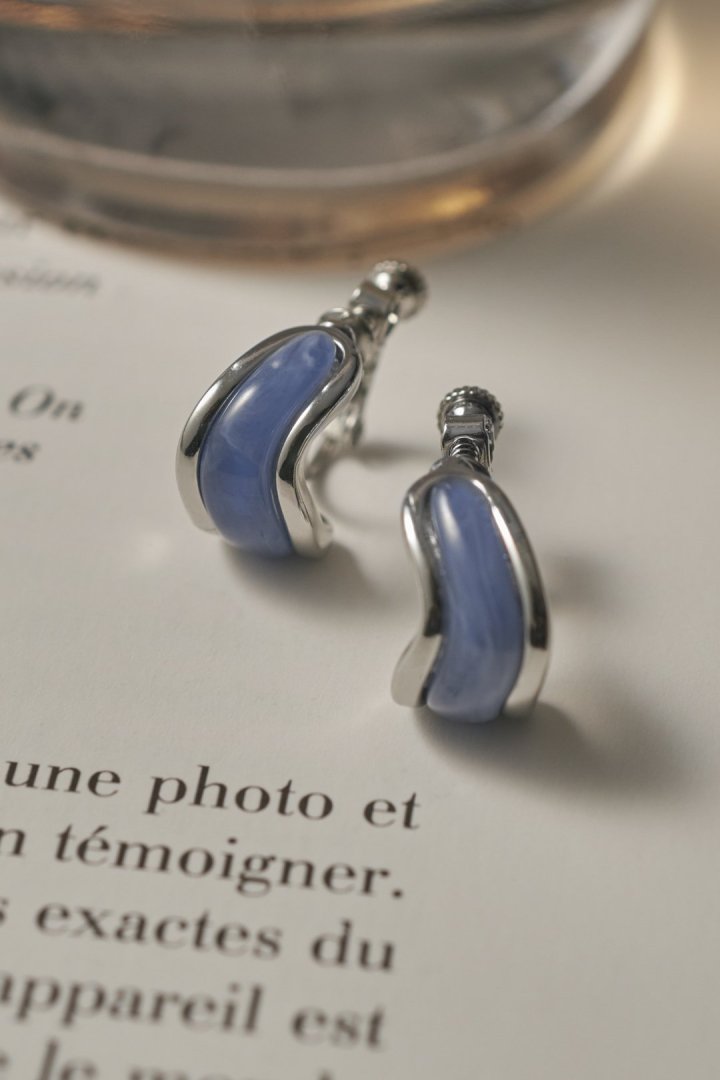 ウェービー カラー × メタル イヤリング