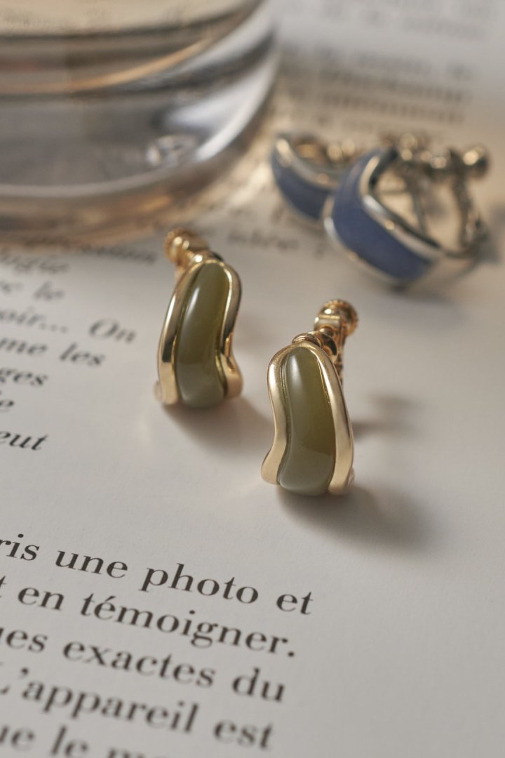 ウェービー カラー × メタル イヤリング